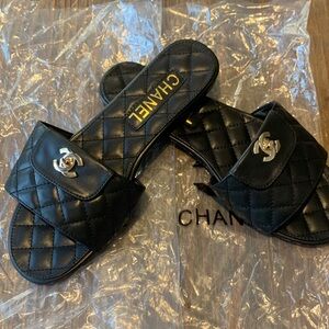 Unbranded Quilted slides